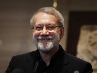 علی لاریجانی: ترامپ گفت تسلیم شوید خامنه‌ای بر دهانش زد