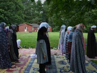 اردوی تابستانی خیریه‌ای وابسته به جمهوری اسلامی برای کودکان در بریتانیا لغو شد