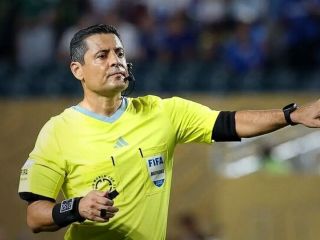 دفاع فغانی از محمد محبی: علت اخراج، دریافت کارت زرد دوم بخاطر خطایی که انجام داد بود، نه لمس داور