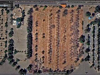 شهرداری تهران محل دفن اعدامی‌های اوایل دهه ۶۰ در بهشت‌زهرا را تبدیل به پارکینگ کرد