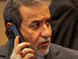 عباس عراقچی: انکار نمی‌کنم که ممکن است در نهایت مکانیسم ماشه هم فعال شود