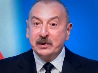 الهام علی‌اف: آذربایجان باید برای جنگ آماده شود