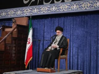 خامنه‌ای: بعد از حمله اسرائیل، عوامل آمریکا برای ایران پادشاه هم انتخاب کردند