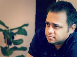 واکنش مصطفی فقیهی به توئیت «اسکول نظام»: شارلاتان، وقیح و بی‌وطن هستید