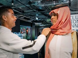 تصاویر؛ بازدید کریس رونالدو از موزه اختصاصی رونالدو در هنگ‌کنگ