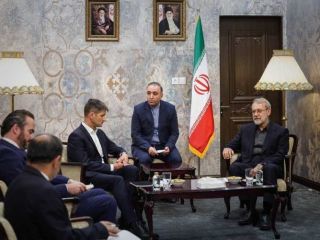 «تلگراف»: علی لاریجانی آماده است کاهش سطح غنی‌سازی را هدایت کند اما سپاه پاسداران مخالف است