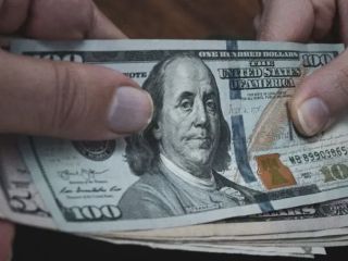 دلار وارد کانال ۹۹ هزار تومانی شد