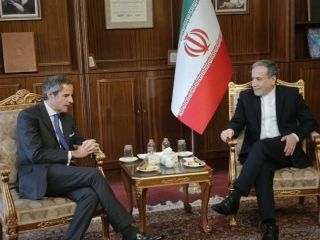 اخطار مجلس شورای اسلامی: «جاسوسان آژانس» از سایت‌ها بازدید کنند؛ علیه لاریجانی و پزشکیان اعلام جرم می‌کنیم!