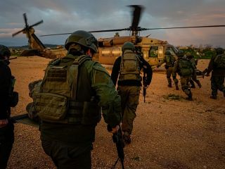 فرود «چتربازان اسرائیلی» در عمق سوریه؛ منبع سوری: هدف پایگاه پیشین شبه‌نظامیان ایران بود