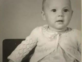 همیشه شوخی می‌کردیم که پدرم هیچ شباهتی با والدین خود ندارد تا اینکه دلیل آن را فهمیدیم