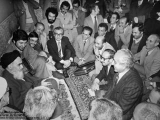 کدام بی‌مخی ایران را به سقوط کشاند؟ شعبان یا کراواتی‌ها؟