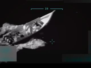 ترامپ، لحظه انهدام قایق ونزوئلایی را منتشر کرد: پیامی آشکار به کارتل‌ها + ویدیو