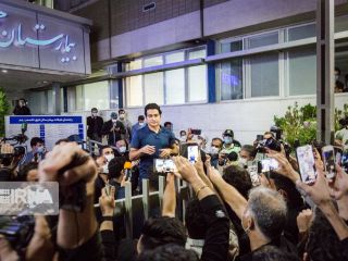 واکنش همایون شجریان به شعارهای «مرگ بر دیکتاتور» در تشییع پدرش + ویدیو