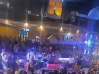 آخوندها کاخ سفید را به حسینیه تبدیل نکردند که هیچ، مسجدهای خودشان هم به دیسکو تبدیل شد