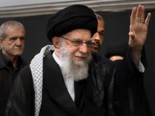 عضو دفتر رهبر جمهوری اسلامی: خامنه‌ای شخصا تصمیم می‌گیرد، چیزی به او تحمیل نشده است