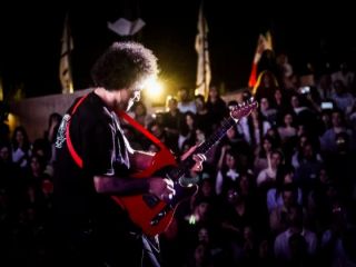 شادی به‌مثابه مقاومت؛ ایرانیان در سالگرد مهسا مرزها را جابه‌جا می‌کنند