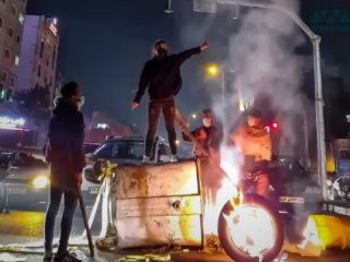 ضحاک را شکست خواهیم داد؛ ما فرزندان کاوه‌ایم