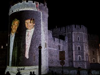 نمایش تصاویر ترامپ و اپستین بر روی قلعه وینزر پیش از سفر رئیس‌جمهور آمریکا به بریتانیا + ویدیو