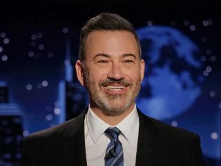 شوی کمدی جیمی کیمِل در آمریکا در پی اظهارنظر او درباره چارلی کرک تعطیل شد