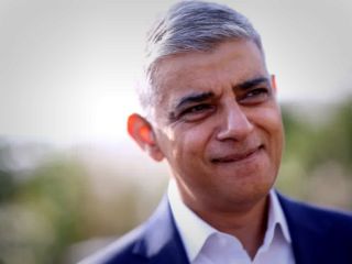 ترامپ: شهردار لندن را به ضیافت سلطنتی راه ندادم