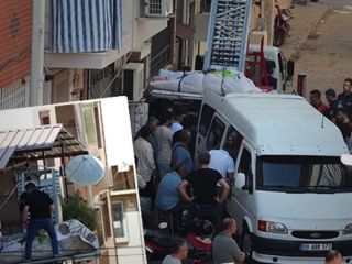 ببینید؛ انتقال جسد یکی از چاق‌ترین مردان جهان با جرثقیل