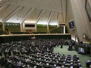 ٧١ نماینده مجلس ایران خواستار تغییر فتوای خامنه‌ای درباره سلاح هسته‌ای شدند