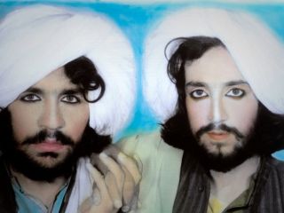 عجیب ولی واقعی؛ عکس‌هایی نادر از اعضای طالبان با آرایش