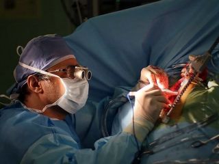 دکتر دختر را سر جراحی کشت و جنازه‌اش را در بیابان رها کرد