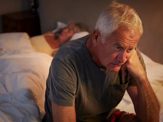 بی‌خوابی مزمن تا چه حد پیری مغز را تسریع می‌کند؟