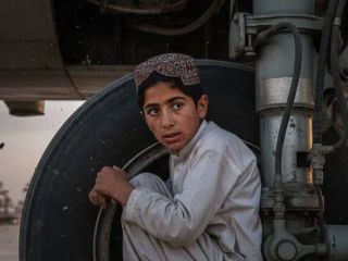 پسر ۱۳ ساله افغان با پنهان شدن در محفظه چرخ هواپیما به هند رسید