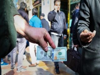 رکورد ۱۱۰ هزار تومانی دلار؛ سقوط آزاد ارزش پول ملی در آستانه فعال شدن مکانیسم ماشه
