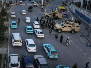 پناهنده‌های افغان که از طالبان فرار کرده‌اند، برای تعطیلات تابستانی به افغانستان می‌روند