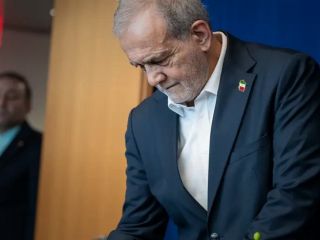 واکنش پزشکیان به بازگشت تحریم‌ها: از ان‌پی‌تی خارج نمی‌شویم