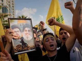 سفر علی لاریجانی به لبنان در سالمرگ حسن نصرالله ؛ رویترز: حزب‌الله به تحریک ایران دست به دامن عربستان شده است