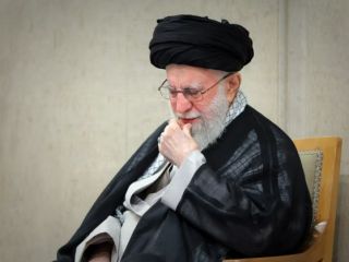 خامنه‌ای در برابر ابر‌بحران