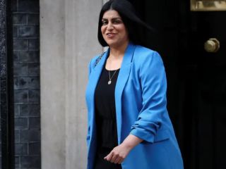 وزیر کشور بریتانیا شرایط سخت‌گیرانه‌تری را برای دریافت اقامت دائم اعلام می‌کند