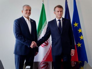 «طرف مکانیسم ماشه را فعال کرده، پزشکیان به او می‌گوید: خوشحالم که می‌بینمت»