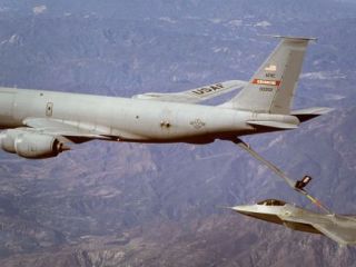 تکرار «چکش نیمه‌شب»؟ عبور همزمان ناوگان سوخت‌رسان آمریکا و نشست اضطراری نظامی ترامپ با ژنرال‌ها