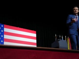 وزیر دفاع آمریکا در نشست فرماندهان ارشد نظامی از دهه‌ها «زوال» در ارتش آمریکا انتقاد کرد