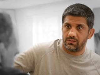 ادعای دبیر مبنی بر هدف قرار گرفتن «خانه کُشتی» توسط موشکهای اسرائیل؛ بلوف‌زنی یا کیسه جدید برای بودجه دولتی؟