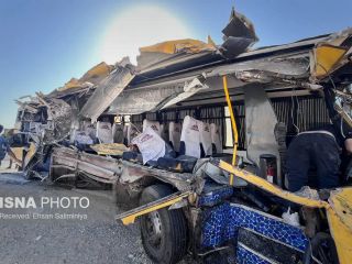 تصادف اتوبوس دانشجویان در سمنان دو کشته و چند زخمی بر جا گذاشت