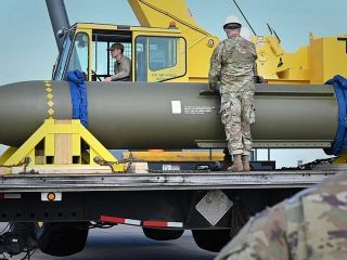 ۱۲۳ میلیون دلار برای جایگزینی بمب‌های رهاشده بر فردو و نطنز؛ پنتاگون با بوئینگ قرارداد می‌بندد