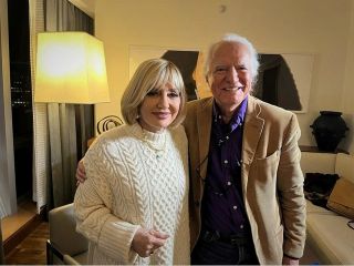 تصاویر: همکاری تازه بهمن مقصودلو و گوگوش