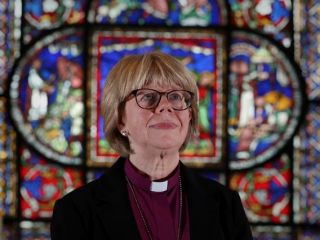 برای اولین بار یک زن رهبر کلیسای انگلستان شد