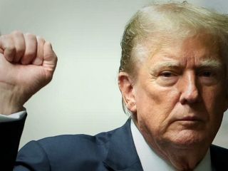 ترامپ: حماس آماده صلح است و اسرائیل باید بمباران غزه را متوقف کند