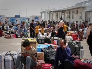 گاردین: احتمالا جمهوری اسلامی صدها هزار پناهجوی افغان را راهی عراق و ترکیه می‌کند