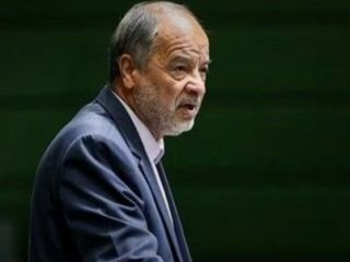 اخبار داغ  و کوتاه ایران و جهان: نماینده مجلس: اگر نگذارند نفت بفروشیم، اجازه عبور کشتی‌ها را از تنگه هرمز نمی‌دهیم