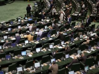 مجلس ایران با حذف چهار صفر از پول ملی موافقت کرد