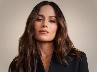 شینا زاده؛ زن ایرانی‌تبار آمریکایی که از چهار رُژ لب به امپراتوری ۱۵۰ میلیون دلاری رسید