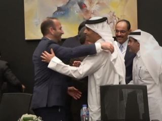 تشکر حماس از ترامپ، در آغوش گرفتن دیپلمات اسرائیلی توسط نخست وزیر قطر و شادی در غزه ؛ چه کسی پیروز نهایی شد؟